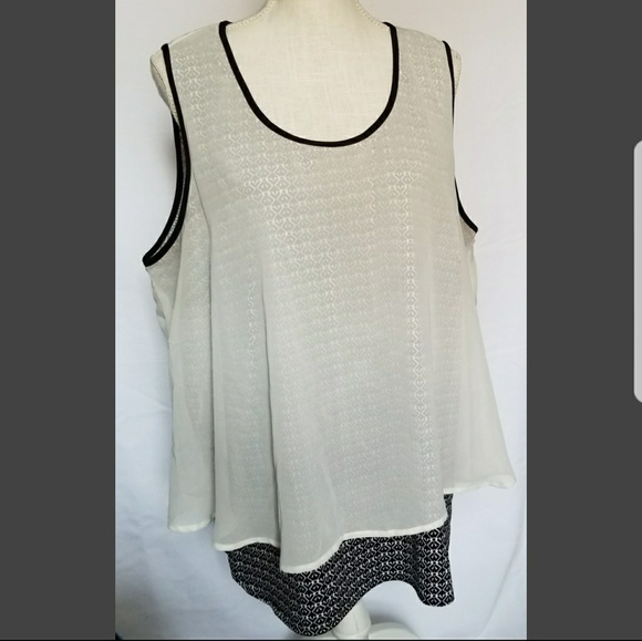 Boutique Tops - Plus Size 3X Black White Geo Print Sheer Top 3X